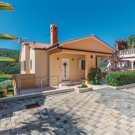 Amazing In Labin With Kitchen * Hrvatini