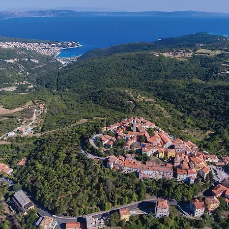 Amazing In Labin With Kitchen Hrvatini